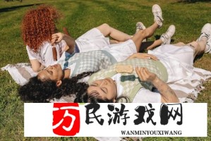 男子爱看小说想省钱偷走本书 书店监控拍下全过程
