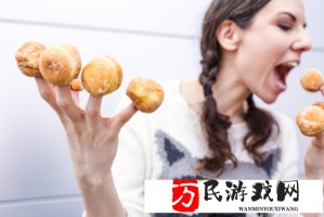 男子当街泼汽油称女生报警惹怒他 律师解读量刑标准