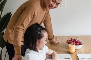 生母继父虐杀掩埋孩子后痛哭寻子 真相曝光令人发指