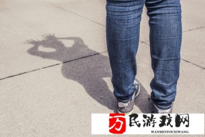 宝马展台超前设计引热议：消费者到底买不买账？