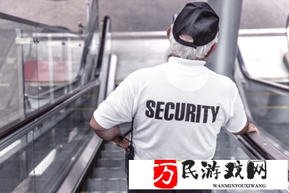 老小区栋楼里栋已成危楼，住户集体抗议要求政府立即处理