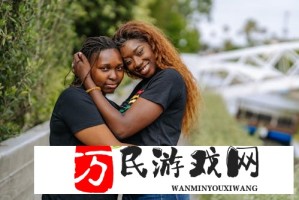 jiejie恋情实锤？深夜同回公寓被拍，细节全解析